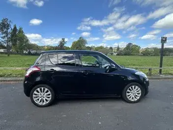 Suzuki Swift 2012 photo 3