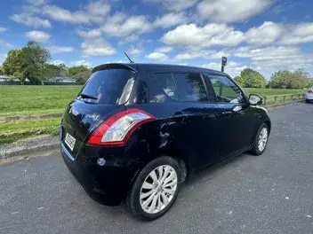Suzuki Swift 2012 photo 4