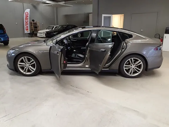 Tesla Model S 2016 photo 3