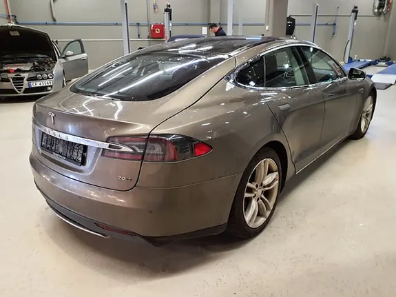 Tesla Model S 2016 photo 5