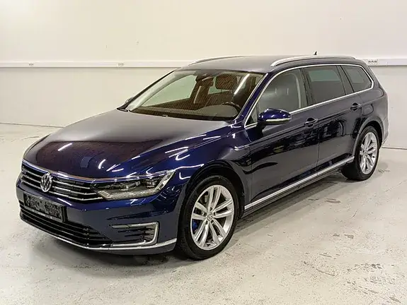 Volkswagen Passat 2018 photo 2