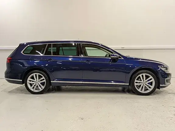 Volkswagen Passat 2018 photo 5