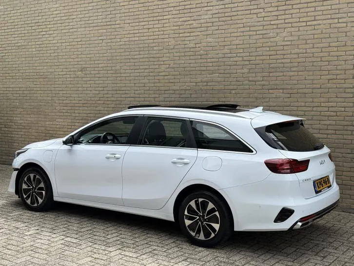 Kia Ceed Sportswagon 2023 photo 2
