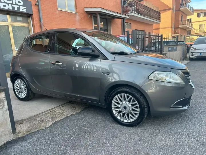 Lancia Ypsilon 2015 photo 4