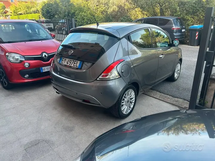Lancia Ypsilon 2015 photo 5