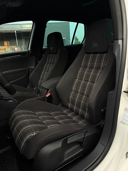 Volkswagen Golf 2012 photo 4