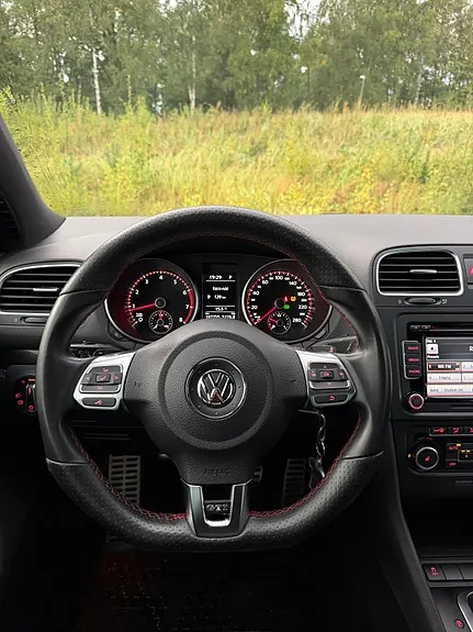 Volkswagen Golf 2012 photo 3