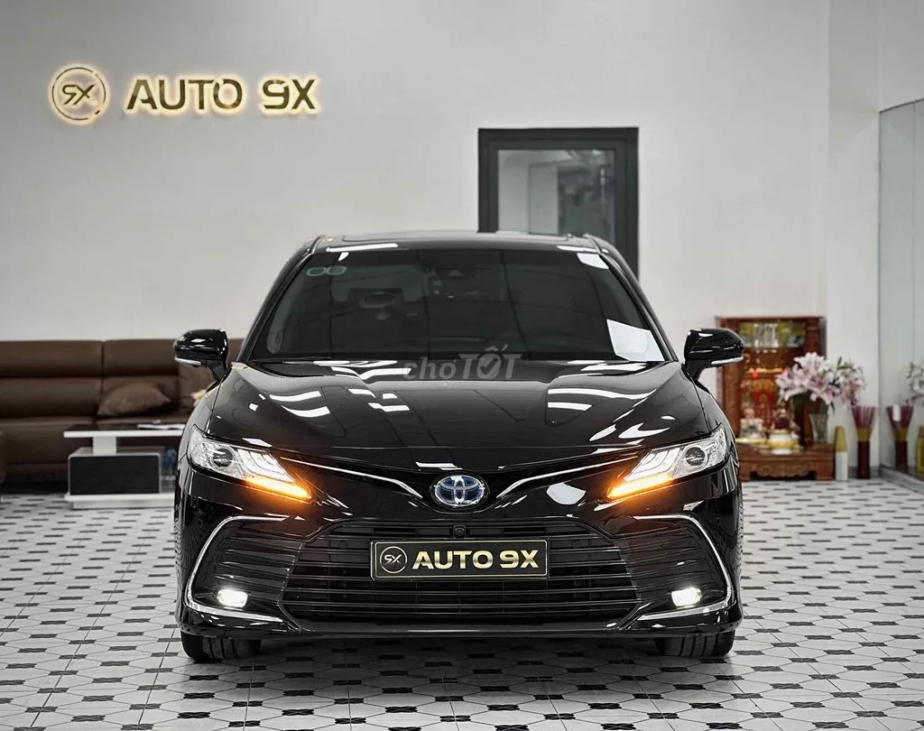 Toyota Camry 2024 photo 2