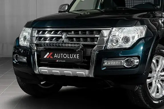 Mitsubishi Pajero 2016 photo 2
