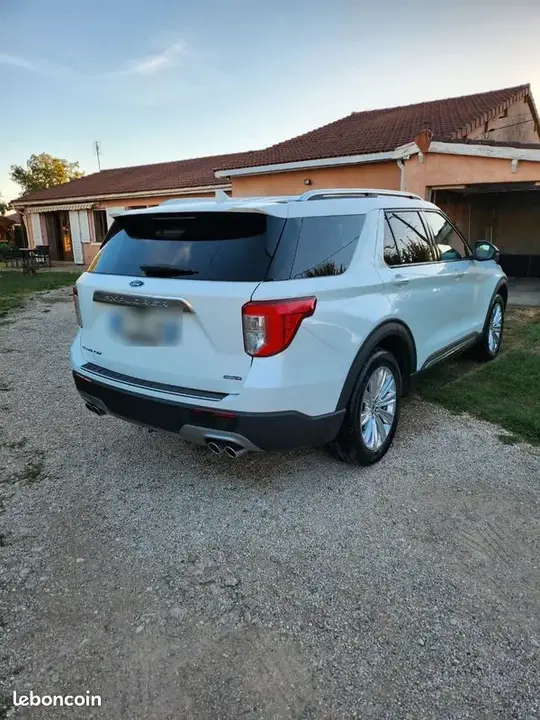 Ford Explorer 2021 photo 3