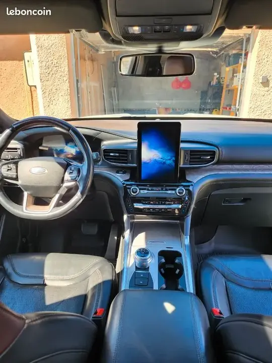 Ford Explorer 2021 photo 2