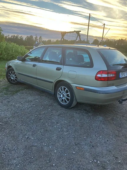 Volvo V40 2001 photo 3