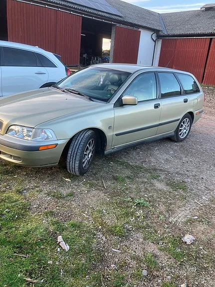 Volvo V40 2001 photo 2