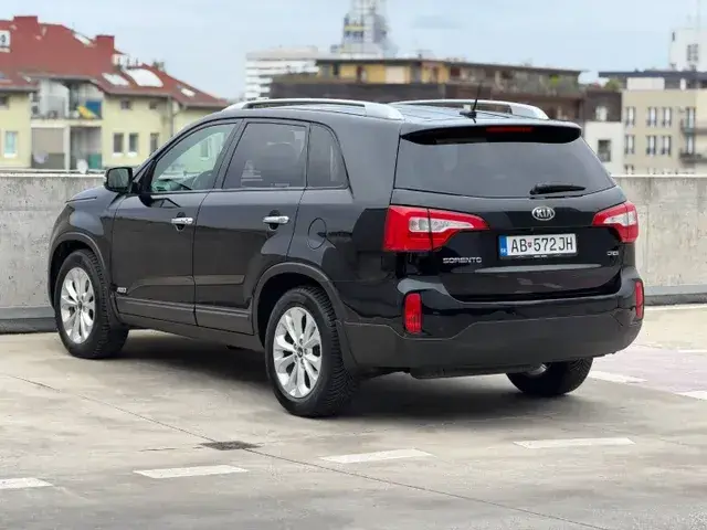 Kia Sorento 2012 photo 4