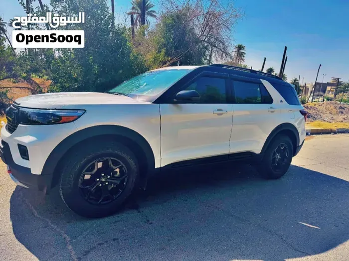 Ford Explorer 2023 photo 2