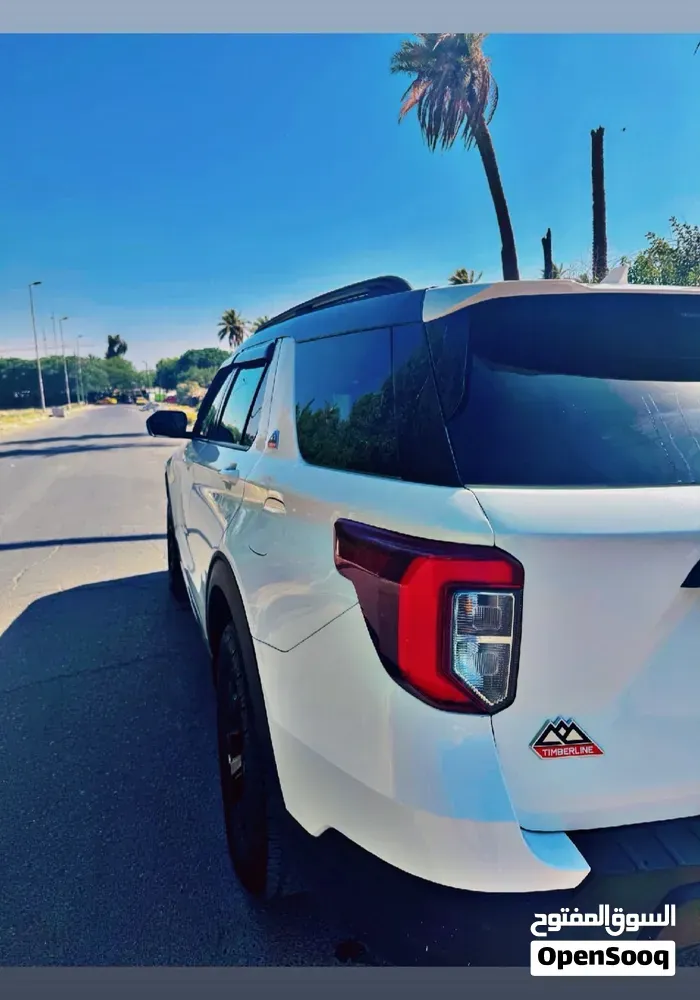 Ford Explorer 2023 photo 4