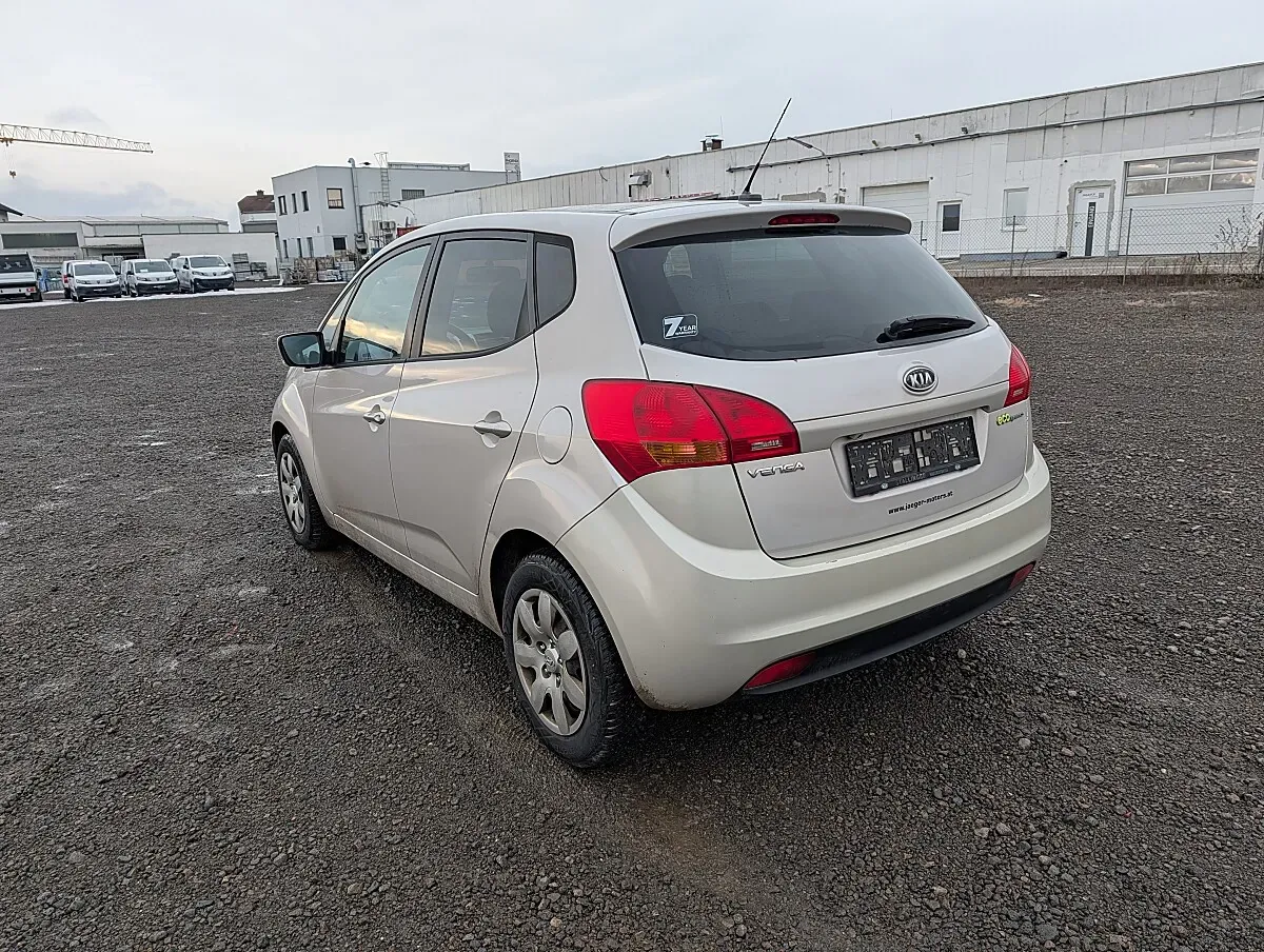 Kia Venga 2010 photo 3