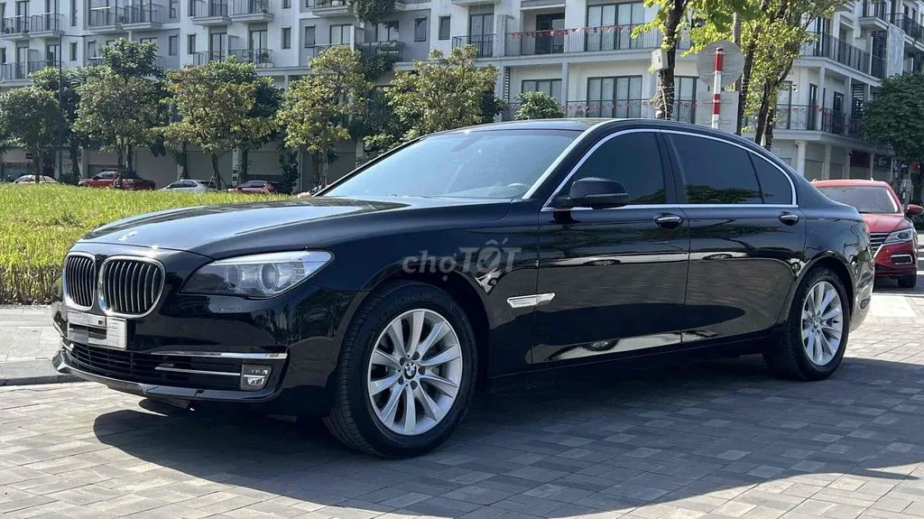 BMW 7 Series 2014 photo 2