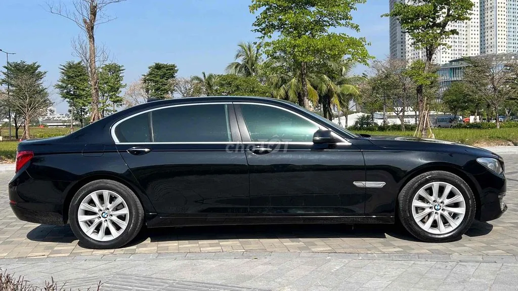 BMW 7 Series 2014 photo 3