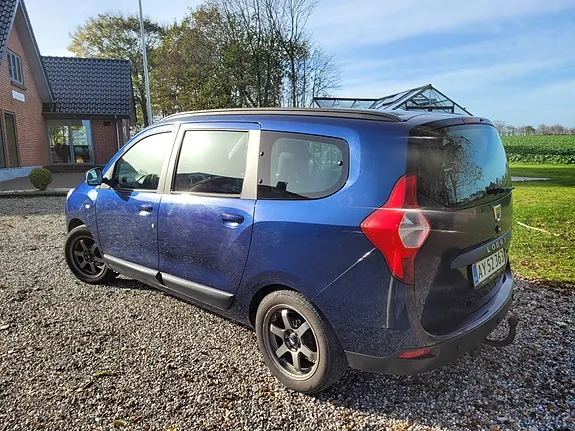 Dacia Lodgy 2015 photo 2