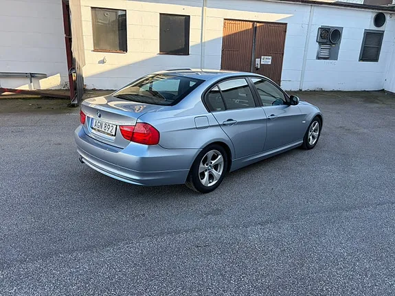 BMW 320D 2011 photo 3