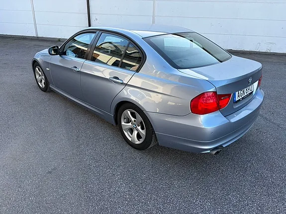 BMW 320D 2011 photo 4