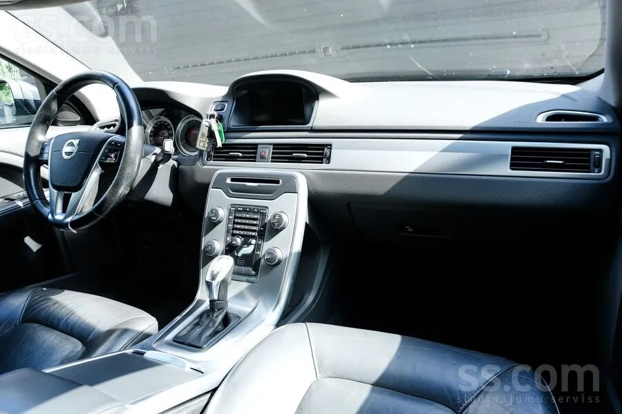Volvo V70 2012 photo 5