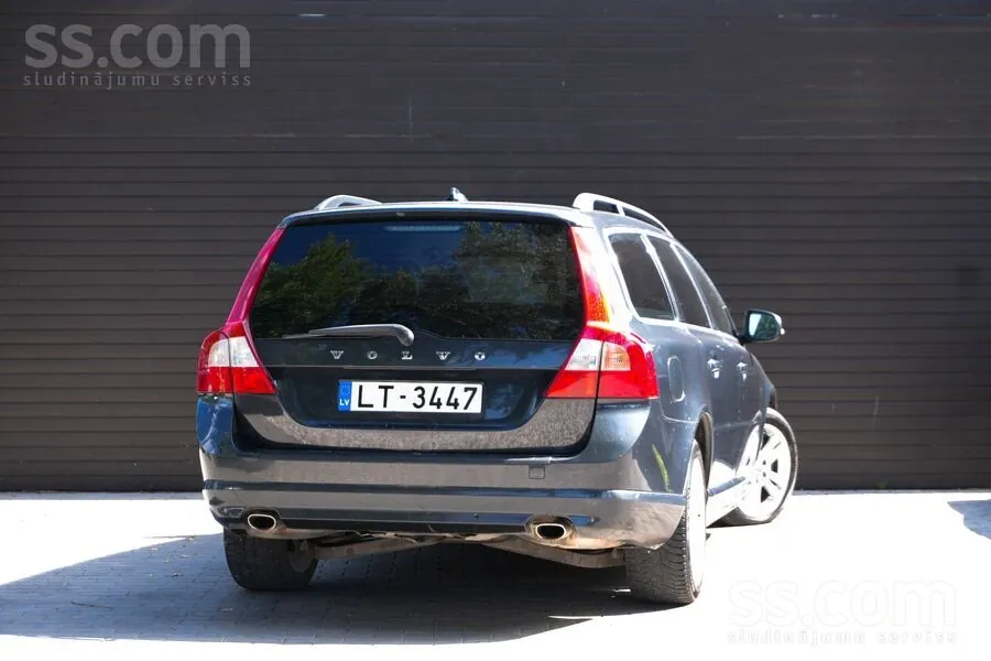 Volvo V70 2012 photo 3