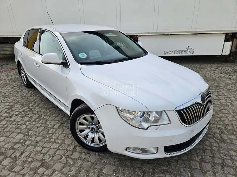 Skoda Superb 2009 photo 5
