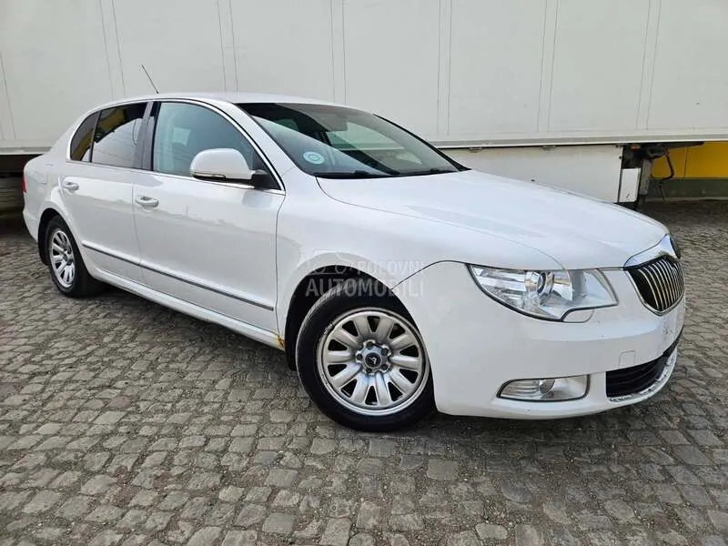 Skoda Superb 2009 photo 3