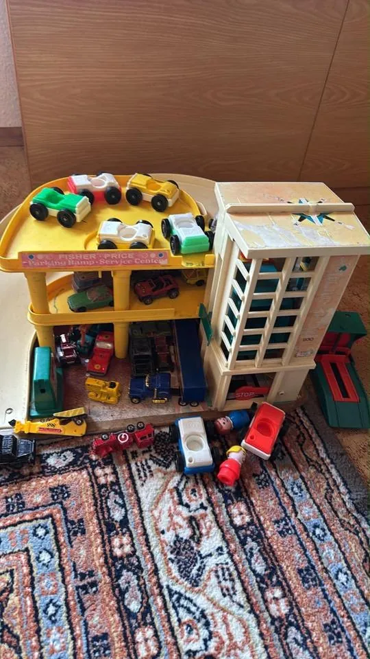 Fisher-Price Parking Ramp & Service Center