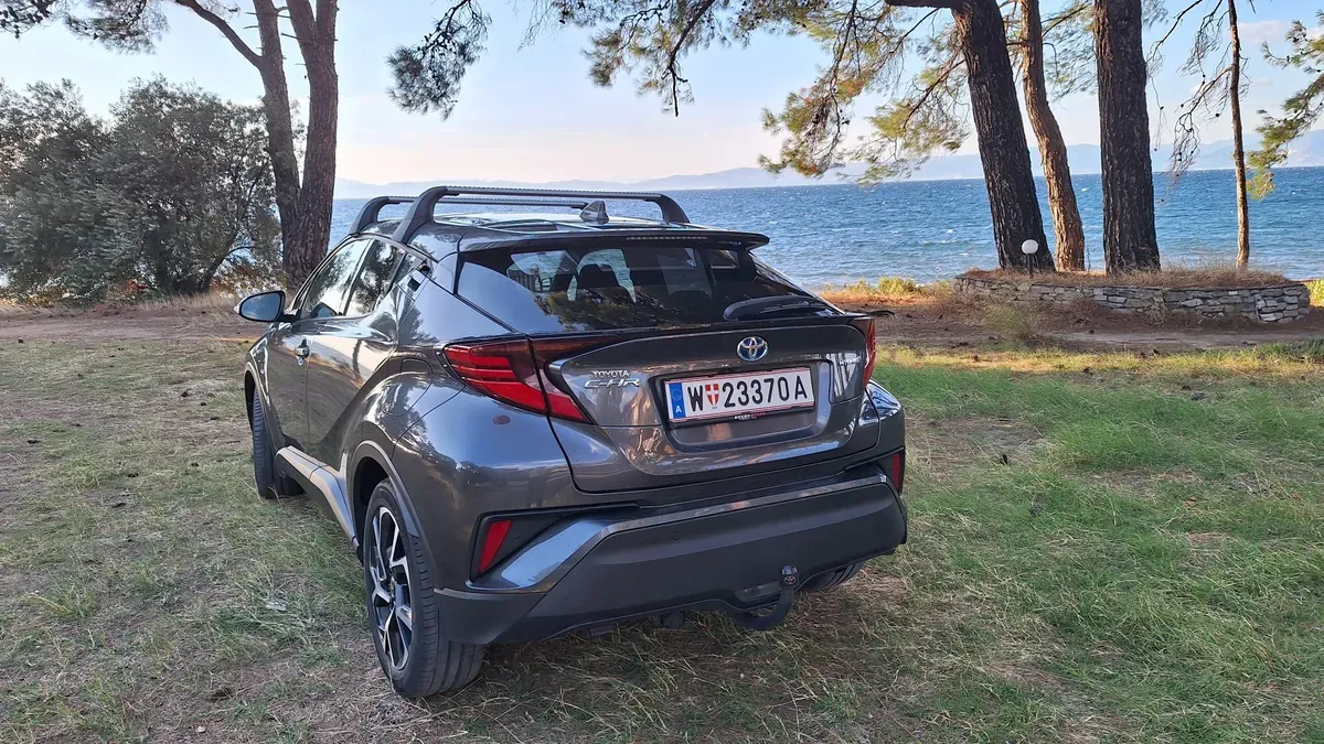 Toyota C-Hr 2021 photo 2