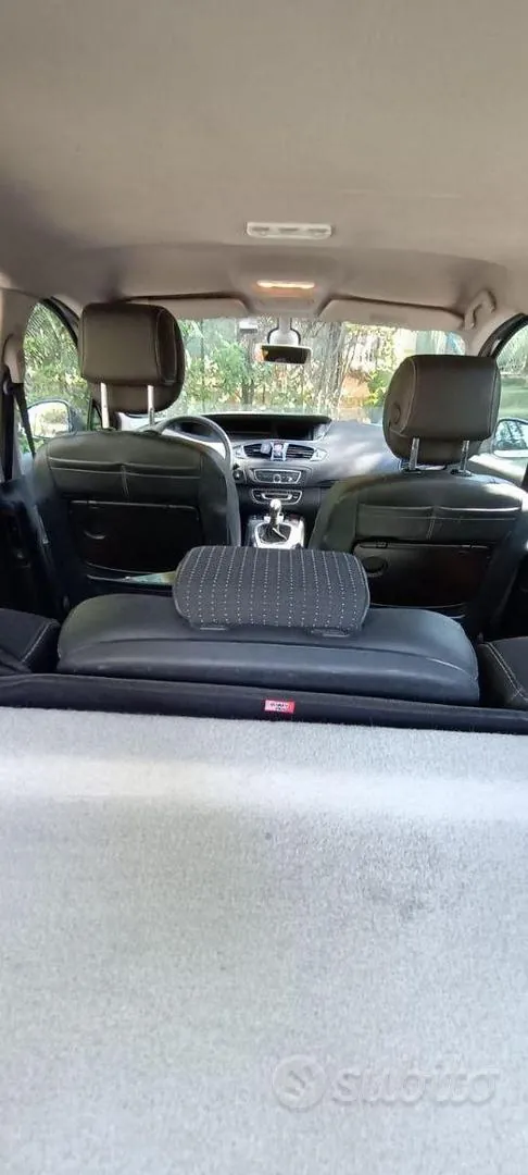 Renault Scenic 2011 photo 4