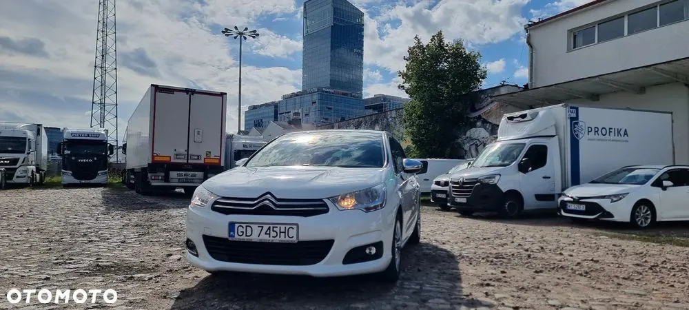 Citroen C4 2013 photo 2