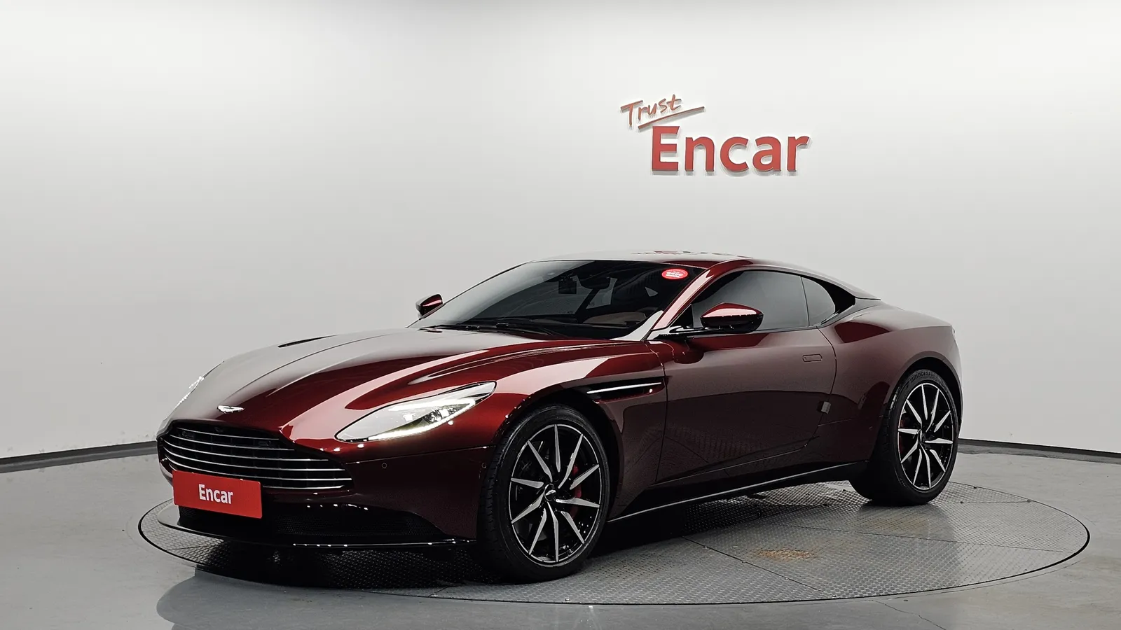 Aston Martin Db11