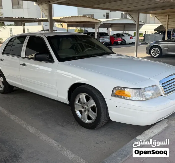 Ford Crown Victoria 2012 photo 5