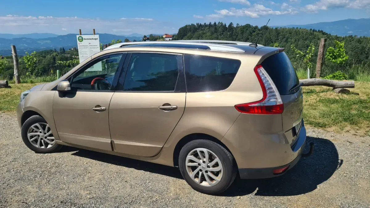 Renault Grand Scénic 2014 photo 2