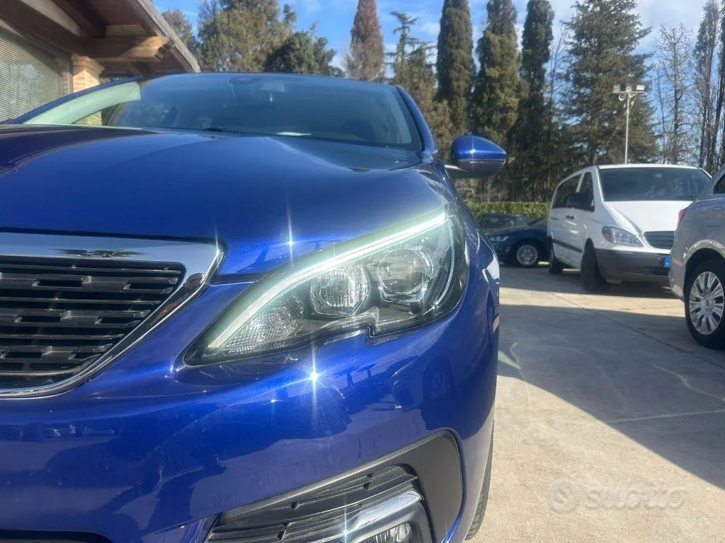 Peugeot 308 2019 photo 2
