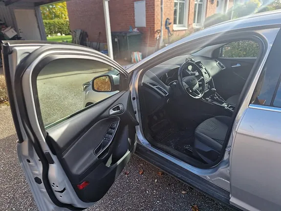 Ford Focus 2015 photo 2