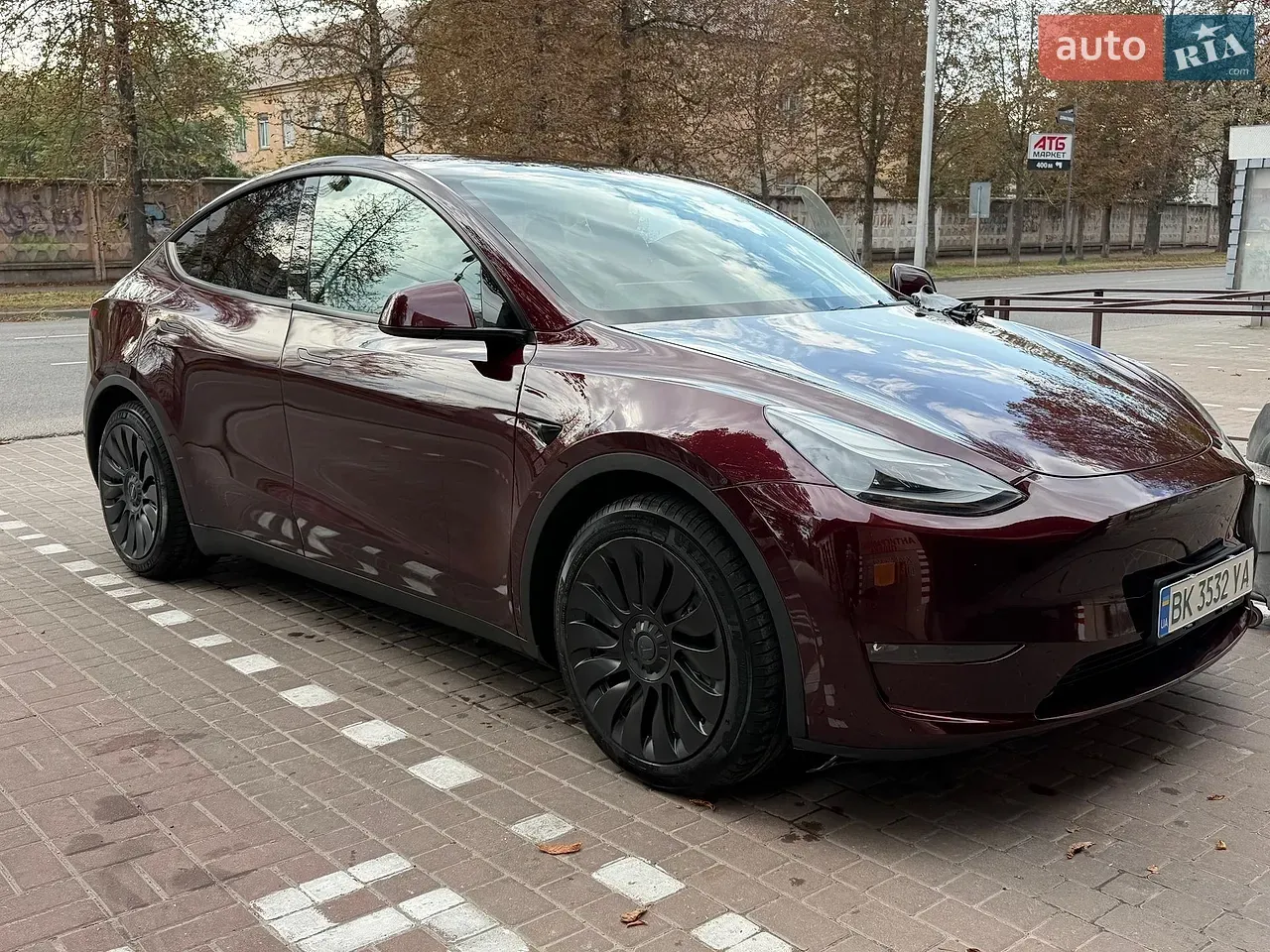Tesla Model Y 2023 photo 2