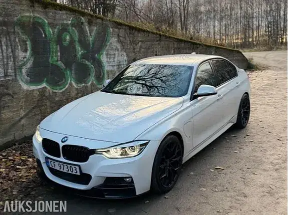 BMW 330E