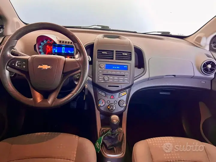 Chevrolet Aveo 2012 photo 4