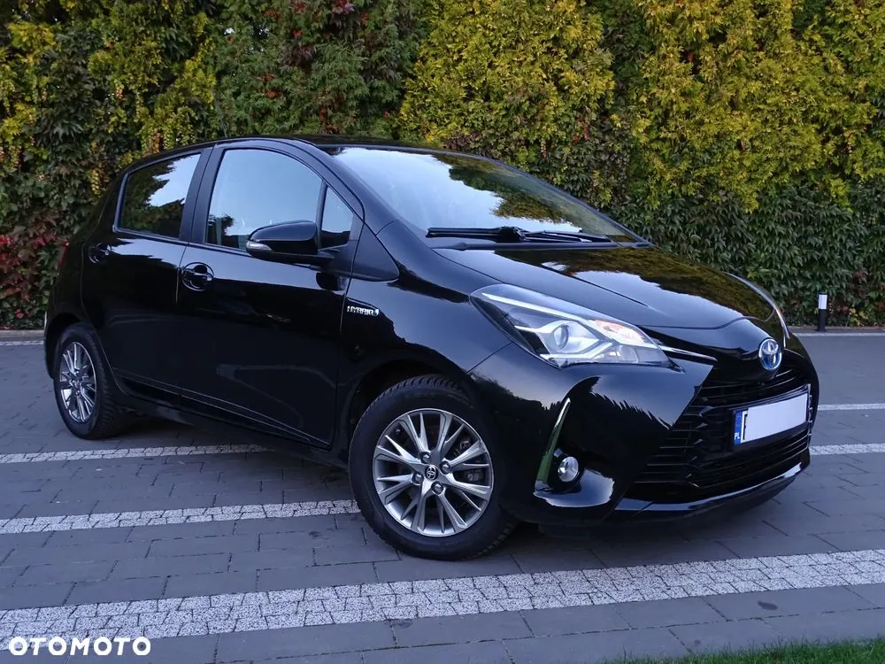 Toyota Yaris 2017 photo 2