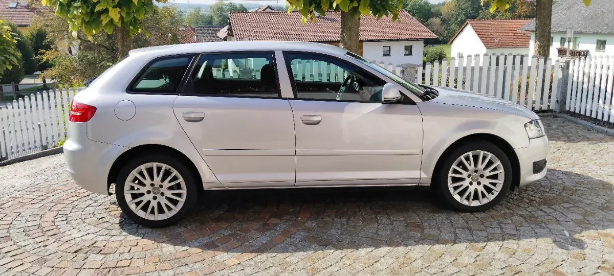 Audi A3 2009 photo 2