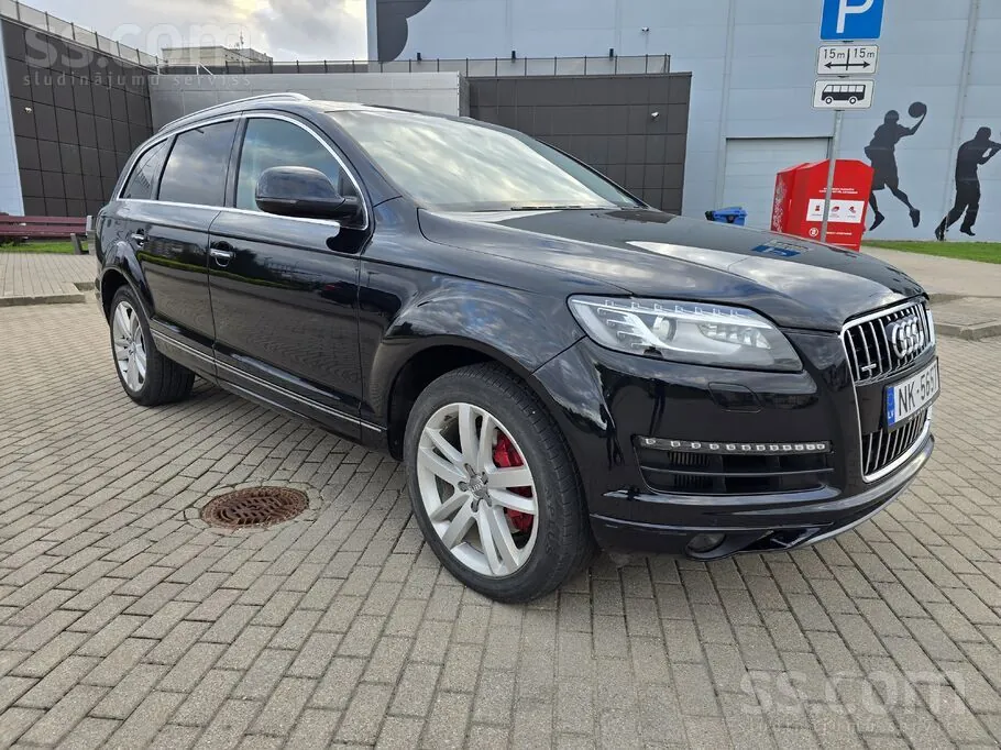 Audi Q7 2012 photo 2