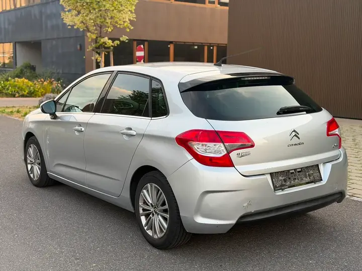 Citroen C4 2011 photo 2