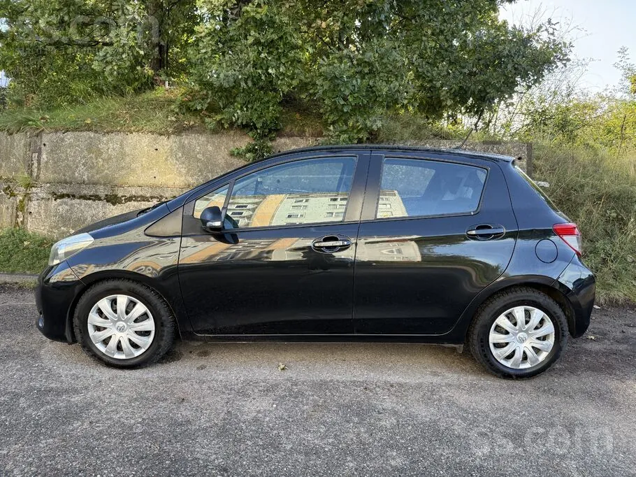 Toyota Yaris 2012 photo 3