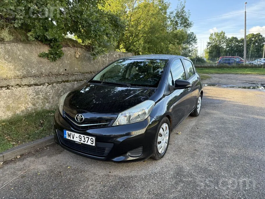 Toyota Yaris 2012 photo 2