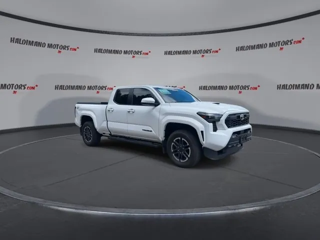 Toyota Tacoma 2025 photo 2