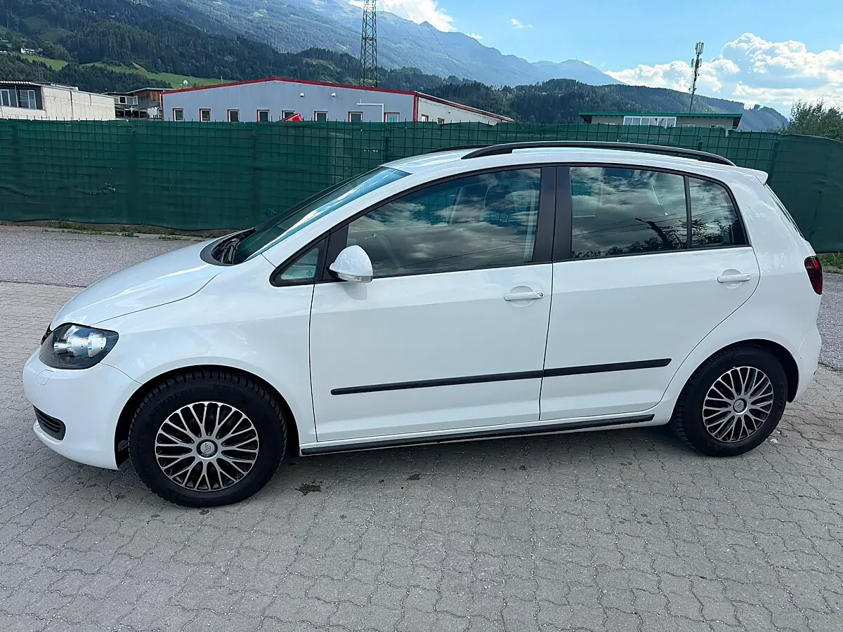 Volkswagen Golf 2010 photo 3
